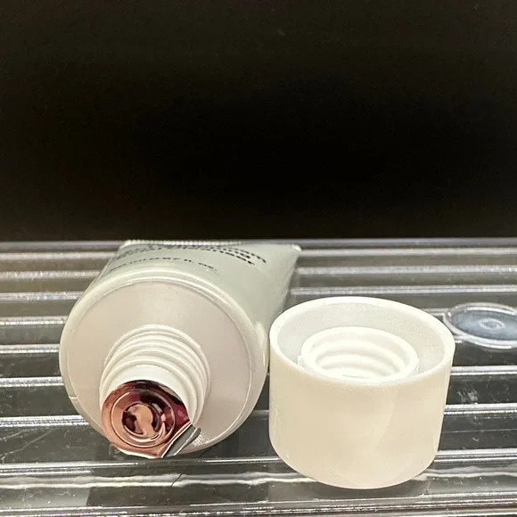 3/$15 Knours 2-in-1 Oil-to-Foam Facial Cleanser🌼 - Picture 2 of 2